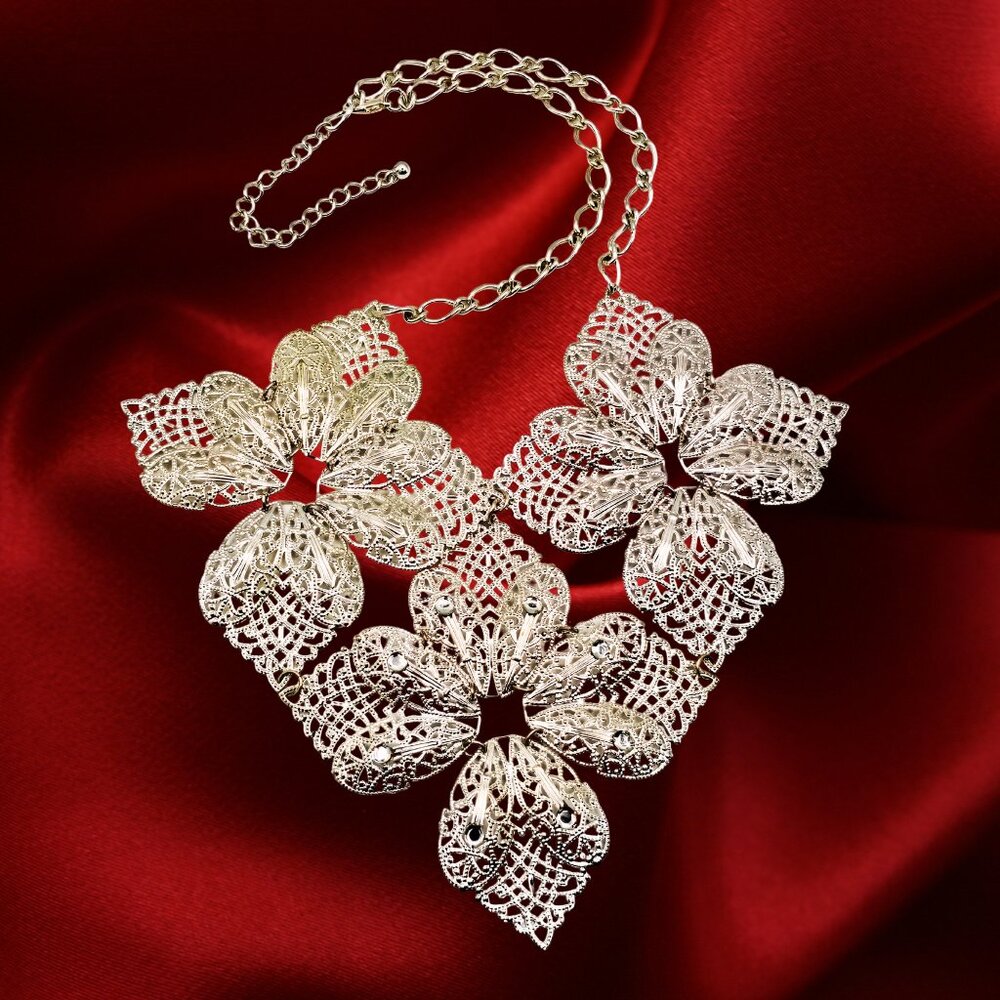 Silver Floral Filigree Statement Necklace – Lightweight Sculpted Bib Design